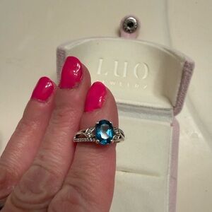 Women’s Sterling Silver Blue topaz Ring size 5